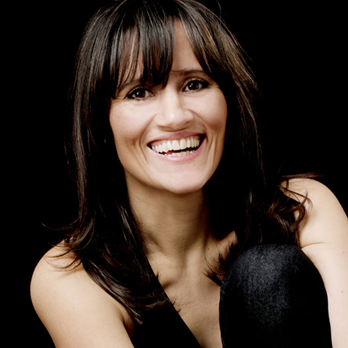 Nina Conti international-award-winning-comedian-ventriloquist-book-at-official-agent-at-Great-British-Comedians.jpg